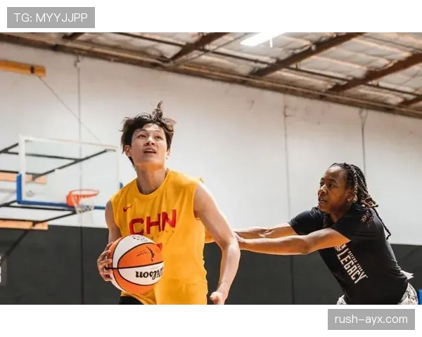 杨力维训练完直接拎爱马仕去吃米其林,这姐的日常比偶像剧还敢拍 杨力维训练完直接拎爱马仕去吃米其林,这姐的日常比偶像剧还敢拍