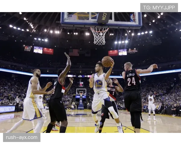 格兰特·威廉姆斯无球跑动制造空间，提升球队进攻效率